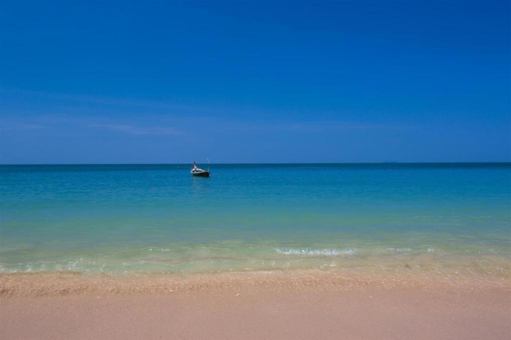 Hotel Relax Beach House à Ko Lanta Extérieur photo