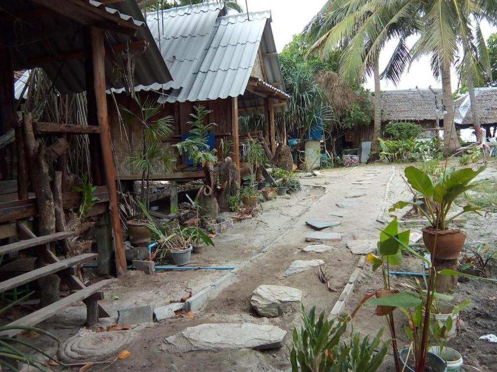 Hotel Relax Beach House à Ko Lanta Extérieur photo