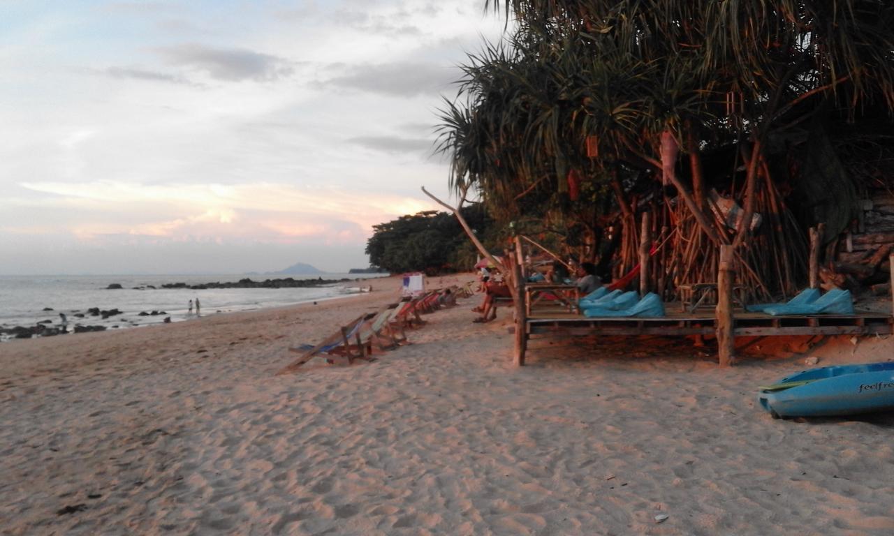 Hotel Relax Beach House à Ko Lanta Extérieur photo